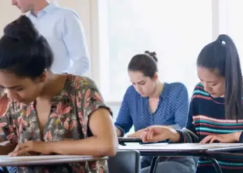 La ville de Castelnau au chevet des étudiants