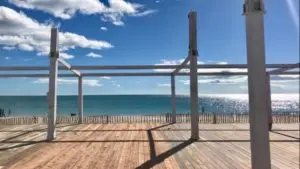 Montpellier : Le Carré Mer monte sa plage privée