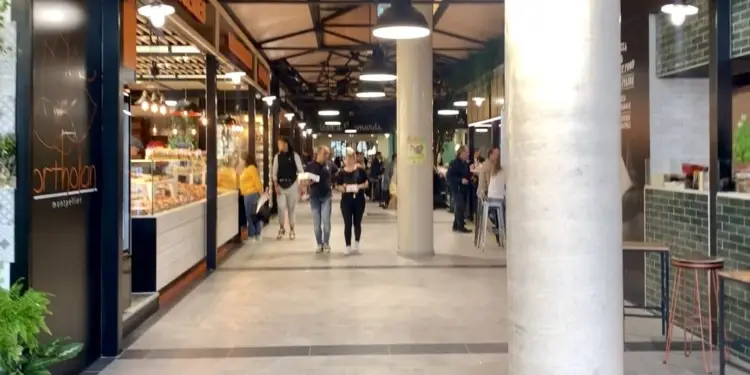 Montpellier Happy birthday les Halles Plaza !