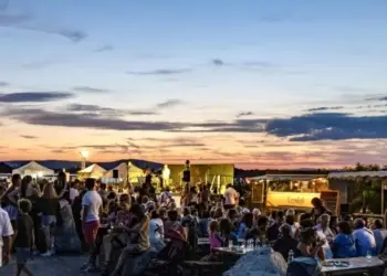 Viens trinquer chaque mercredi aux Estivales de Villeneuve