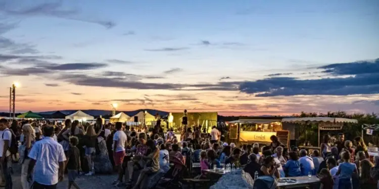 Viens trinquer chaque mercredi aux Estivales de Villeneuve