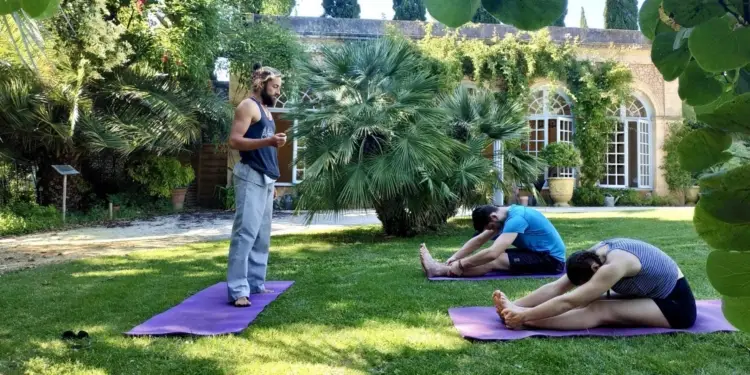 Fais ta séance yoga au Château de Flaugergues