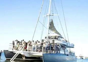 Montpellier : une boat party sur un catamaran