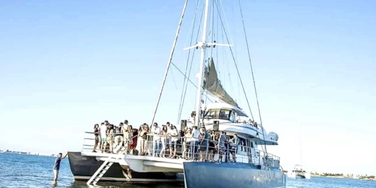 Montpellier : une boat party sur un catamaran