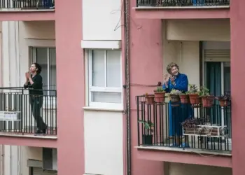 Et si on applaudissait de nouveau à 20h ?