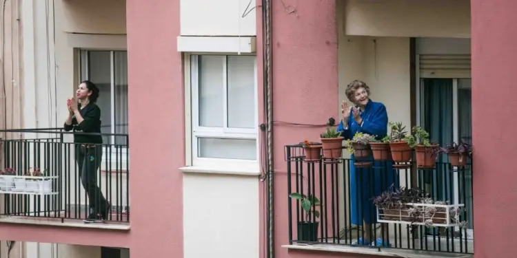 Et si on applaudissait de nouveau à 20h ?