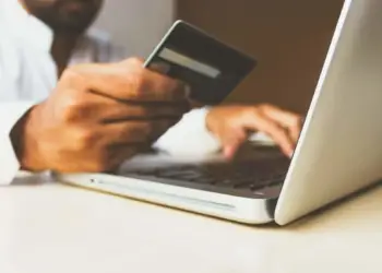 Le click and collect la solution anti-Amazon