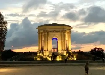 Un village de Noël sur la promenade du Peyrou