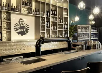 Bon Plan Le Madrediosa Bar Solde Ses Bieres Copyright Brice Pelleschi