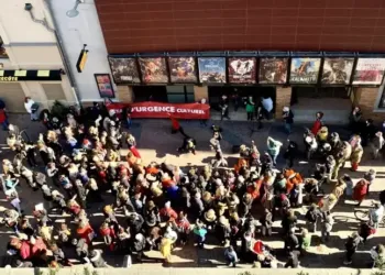 Montpellier : de fausses files d’attente pour sauver la culture