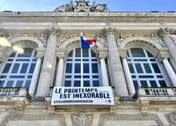 Montpellier : des banderoles géantes pour soutenir la culture !