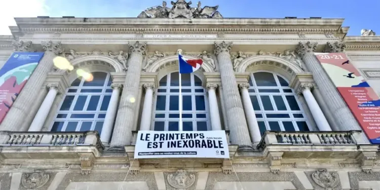 Montpellier : des banderoles géantes pour soutenir la culture !