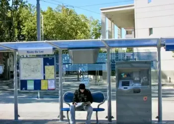 50 artistes s’emparent des panneaux publicitaires de Montpellier