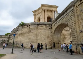 L’aqueduc des Arceaux au casting de la série Tandem