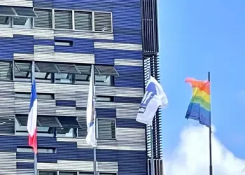Montpellier hisse le rainbow flag