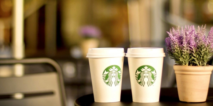Polygone : le Starbucks est ouvert !