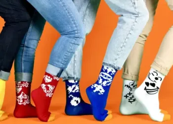 Les chaussettes montpelliéraines Cruel Dilemme sont en solde !