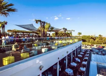 On a testé : une soirée au rooftop de la Dune