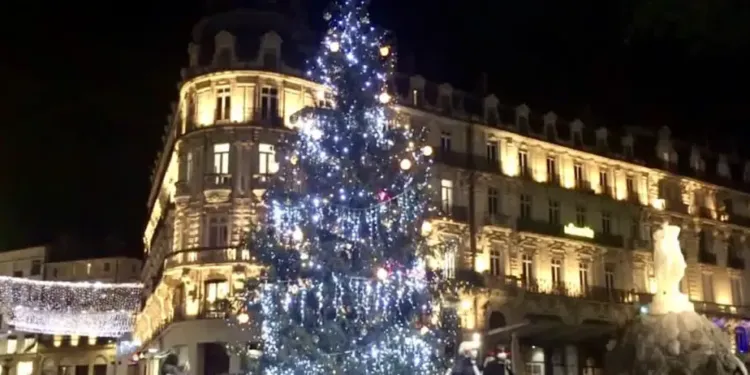 Montpellier : un sapin géant sur la Comédie