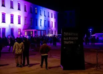 La Halle Tropisme organise une soirée artiste pour son anniv
