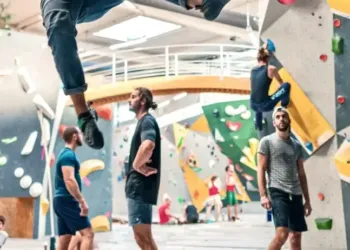 Boulder Line, le bar qui associe pinte et escalade