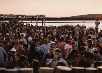 Un festival électro au bord de l’étang de Villeneuve