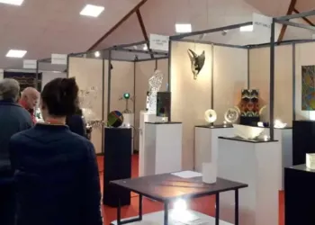 Pic Saint Loup Le Fascinant Monde De La Verrerie Au Biennale Du Verre