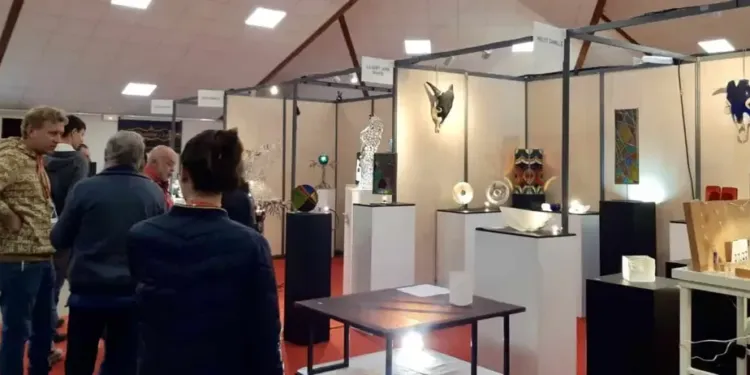 Pic Saint Loup Le Fascinant Monde De La Verrerie Au Biennale Du Verre