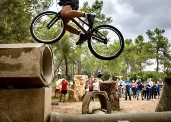 Pic Saint Loup Lechappee Naturelle Pour Le Fan Le Festival Activite Nature