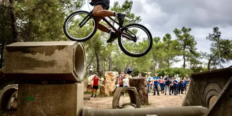 Pic Saint Loup Lechappee Naturelle Pour Le Fan Le Festival Activite Nature