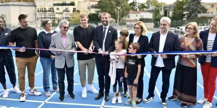 Montpellier : Kévin Mayer inaugure la nouvelle piste d'athlétisme du stade Philippidès 