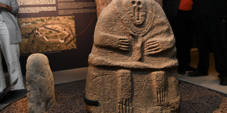 Statues-Menhirs Miroirs de Pierre du Néolithique : une expo unique en Europe