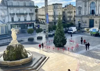 Il fait son retour sur la place de la Comédie
