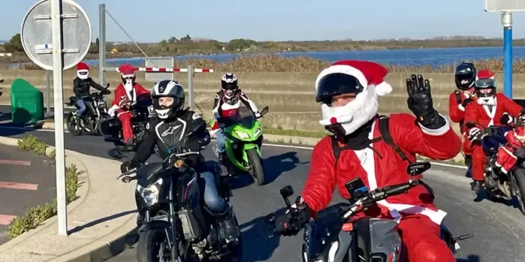 250 Pères Noël pour la balade de Noël jusqu’à Palavas