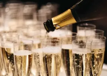 Le salon du champagne au Resort Massane à Baillargues