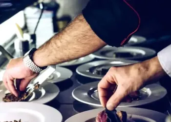 Montpellier : La Table des poètes termine l’année avec un invité spécial