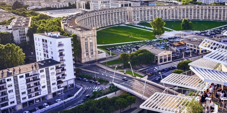 Montpellier : le rooftop de l’Arbre célèbre les années 80, 90 et 2000