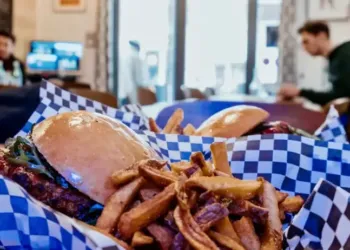 Montpellier : 32 bits, des burgers smashés, une déco stylée