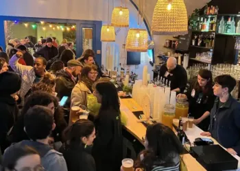 La foule des grands soirs pour l’inauguration du Social Bar à Montpellier