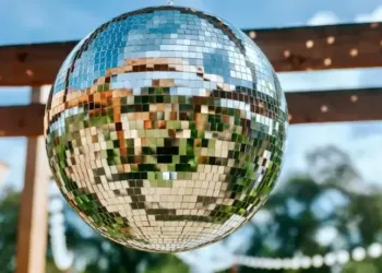 Jacou : kitch, disco et paillettes, grosse ambiance à la Table des copains