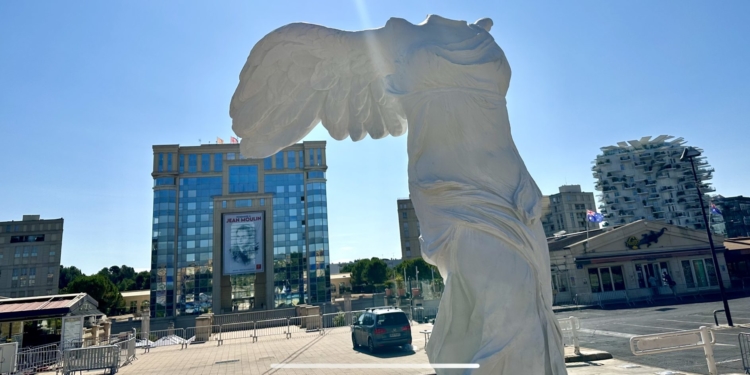 Montpellier : la statue de Samothrace retrouve sa place