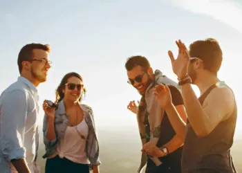 Partez à la découverte du département de l’Hérault et ses festivals avec son guide été 2023