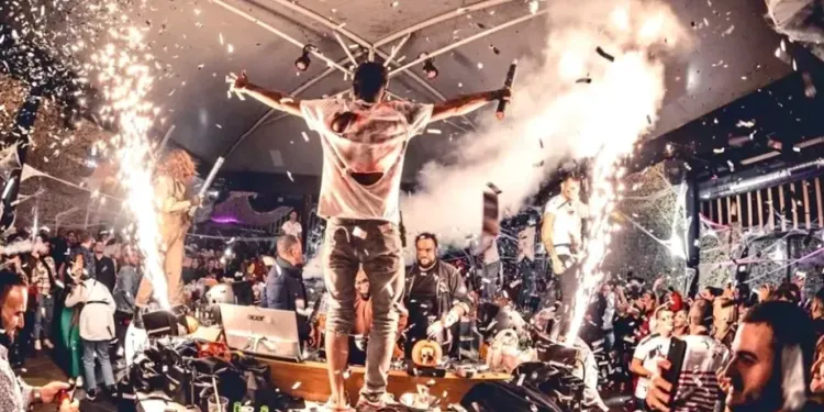Soirée blanche, DJs, piscine party, le Mas de Couran organise un été épique
