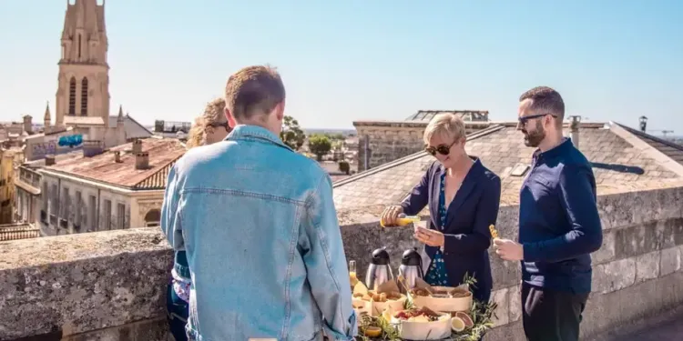 Un petit déj en haut de l’Arc de Triomphe à Montpellier ?
