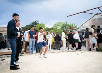 Transat, cocktails, grillades, pétanque et musique à Tropisme