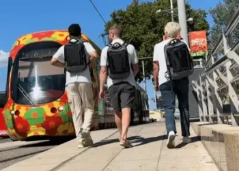 Des agents de liaison informent les riverains concernés par le contournement ouest de Montpellier