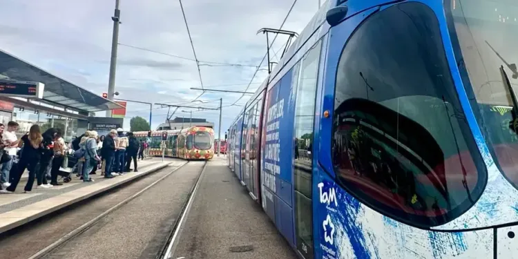Montpellier Un Tram Aux Couleurs De La Gratuite