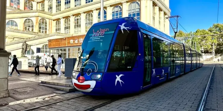 Montpellier : un tram clownesque pour les enfants hospitalisés