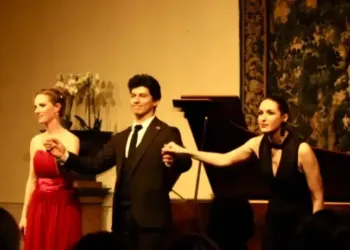 Un Apero Opera Au Chateau De Flaugergues