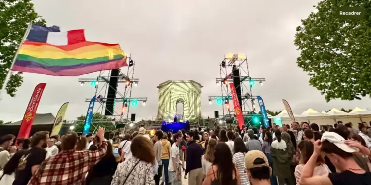 Montpellier : Bilal Hassani à l’apéro de clôture de la Pride